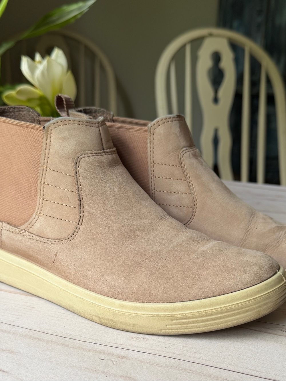 Ecco Women's Slip-On Chelsea Ankle Booties in Light Tan Suede